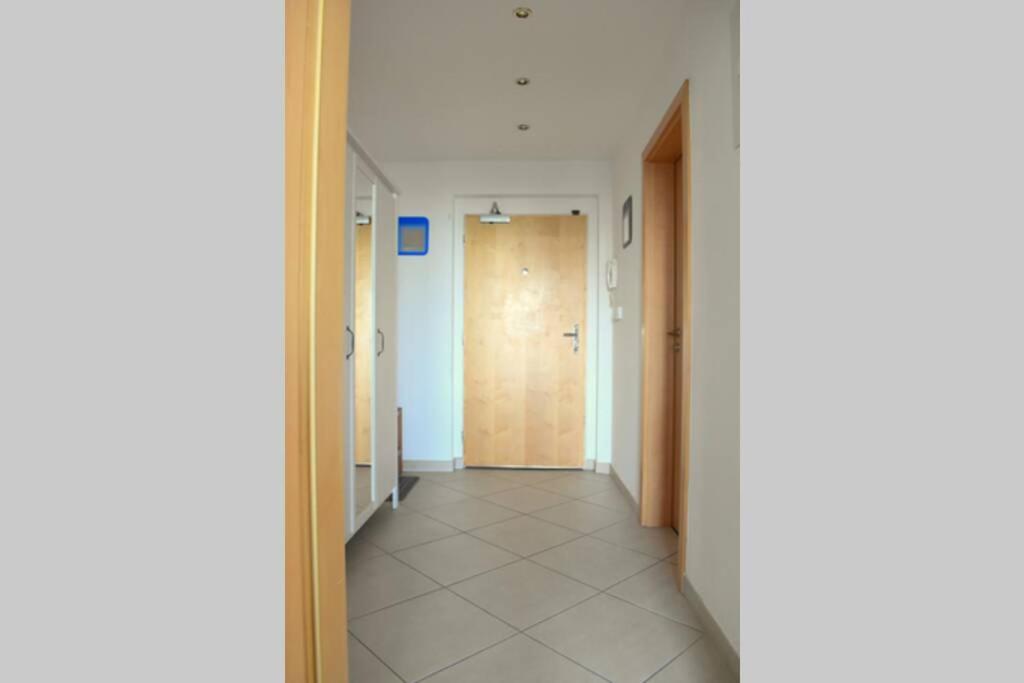 Modern Apartments - Airport 8Mins Prag Exterior foto