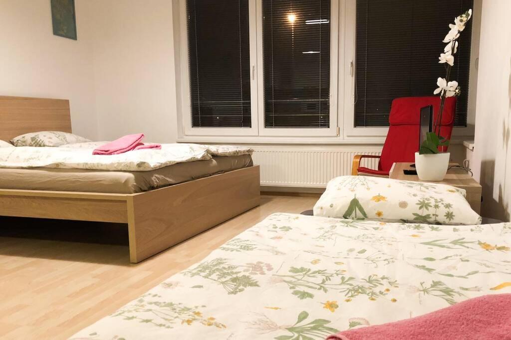 Modern Apartments - Airport 8Mins Prag Exterior foto