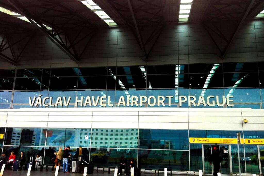 Modern Apartments - Airport 8Mins Prag Exterior foto